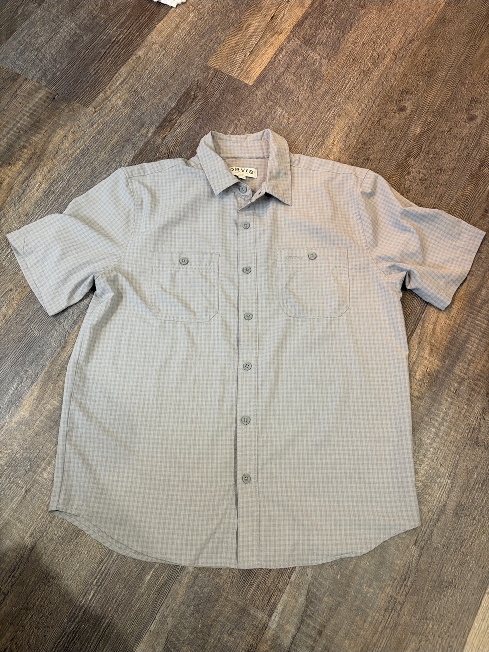 Orvis Men's Short-Sleeve Button-Down Shirt in Light Gray Check